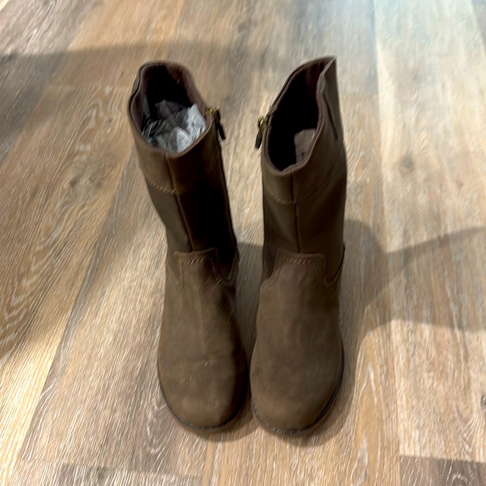 UGG brown boots for kids size US 4